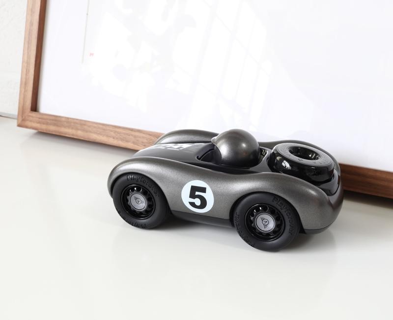 Autić Viglietta Miles - Playforever